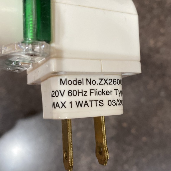 Christmas flickering nightlight - Picture 7 of 8